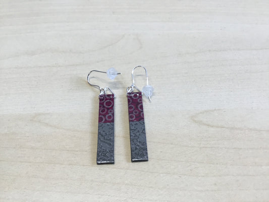 Earring: Circle & Dash, Long Slim, Plum